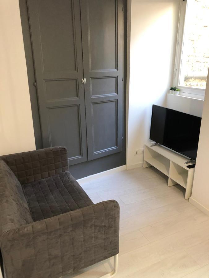 Cosy Appartement Au Plein Centre De Ruffec Esterno foto