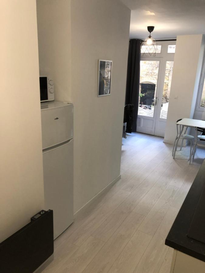 Cosy Appartement Au Plein Centre De Ruffec Esterno foto